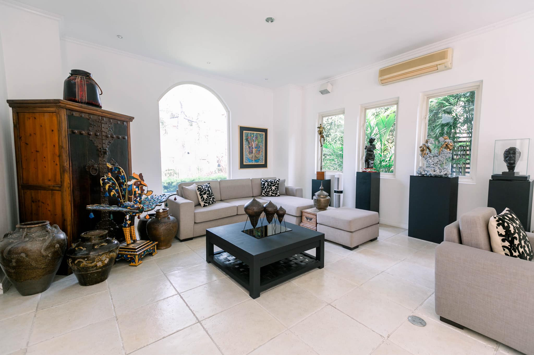A Timelessly Modern House and Lot for Sale in Loyola Grand Villas, QC photo 5