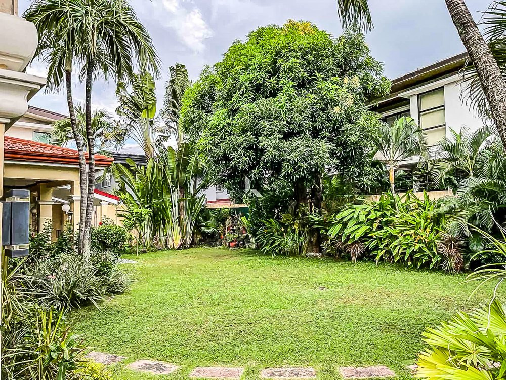 Modern Contemporary 2-Storey Corner House For Sale located in Alabang photo 3