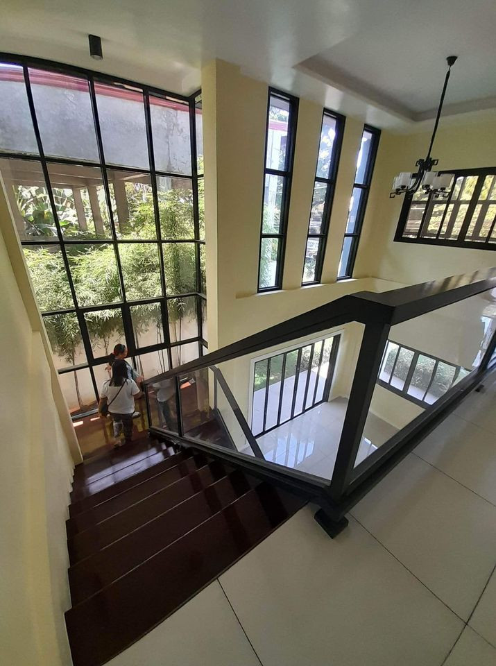 For Sale Big House & Lot photo 5