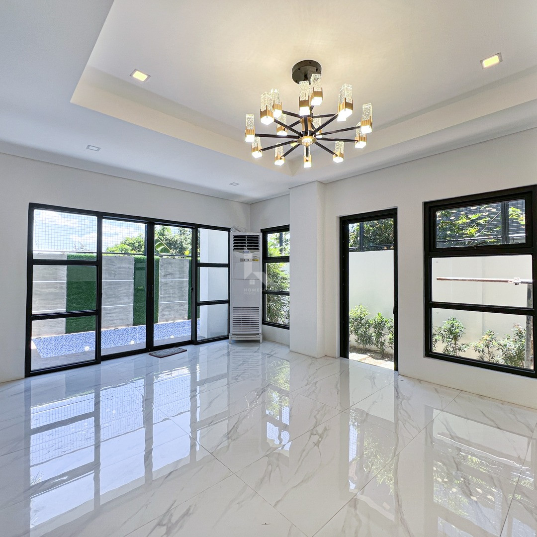 Picturesque Modern Tropical House and Lot For Sale in Vista Real Classica, Quezo photo 4
