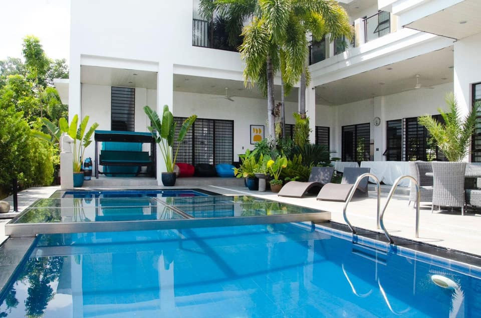 A Modern Corner House and Lot for Sale in Alabang photo 1