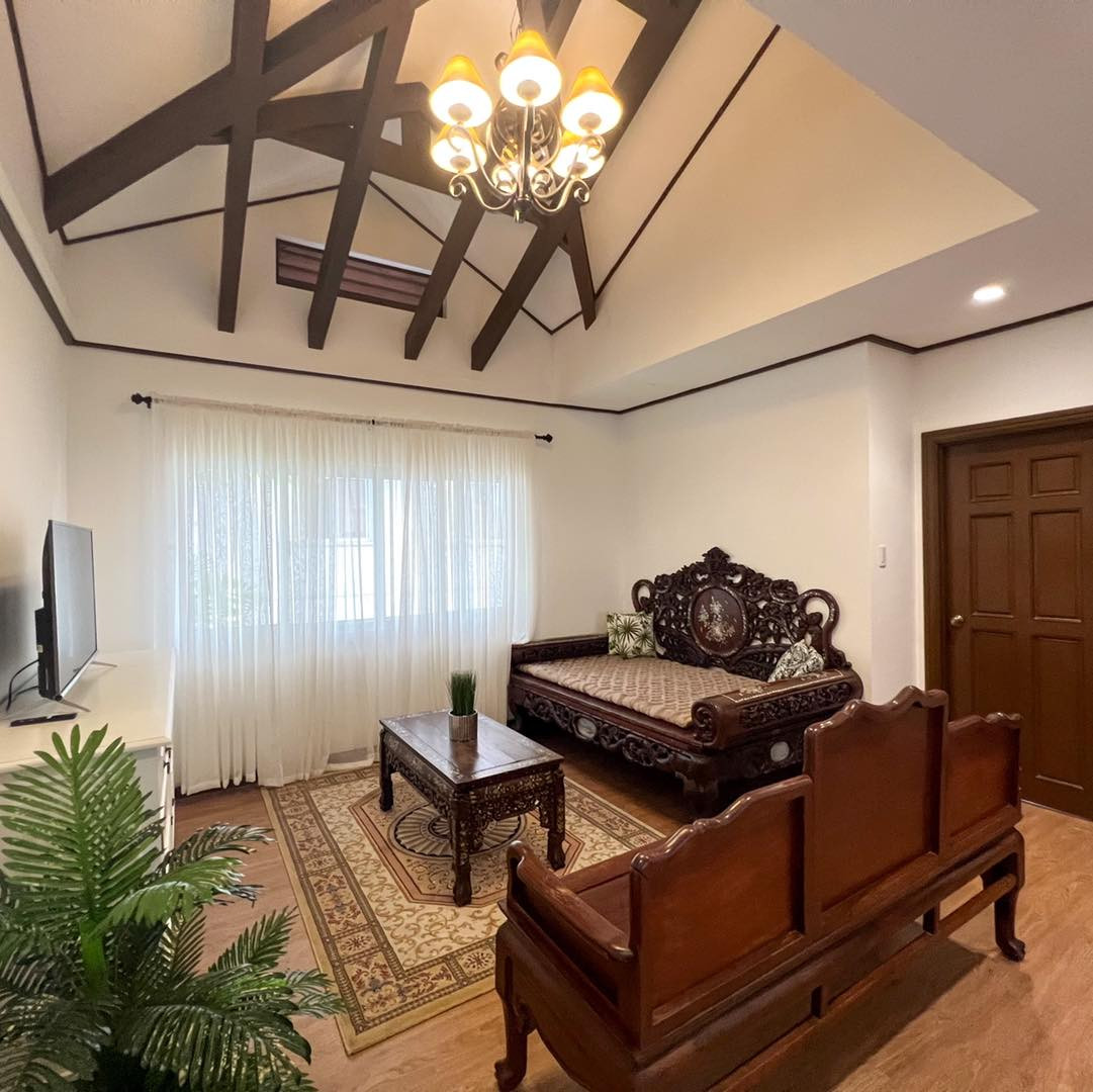 Austalian Architecture inspired Home for sale in Timberland Heights photo 5