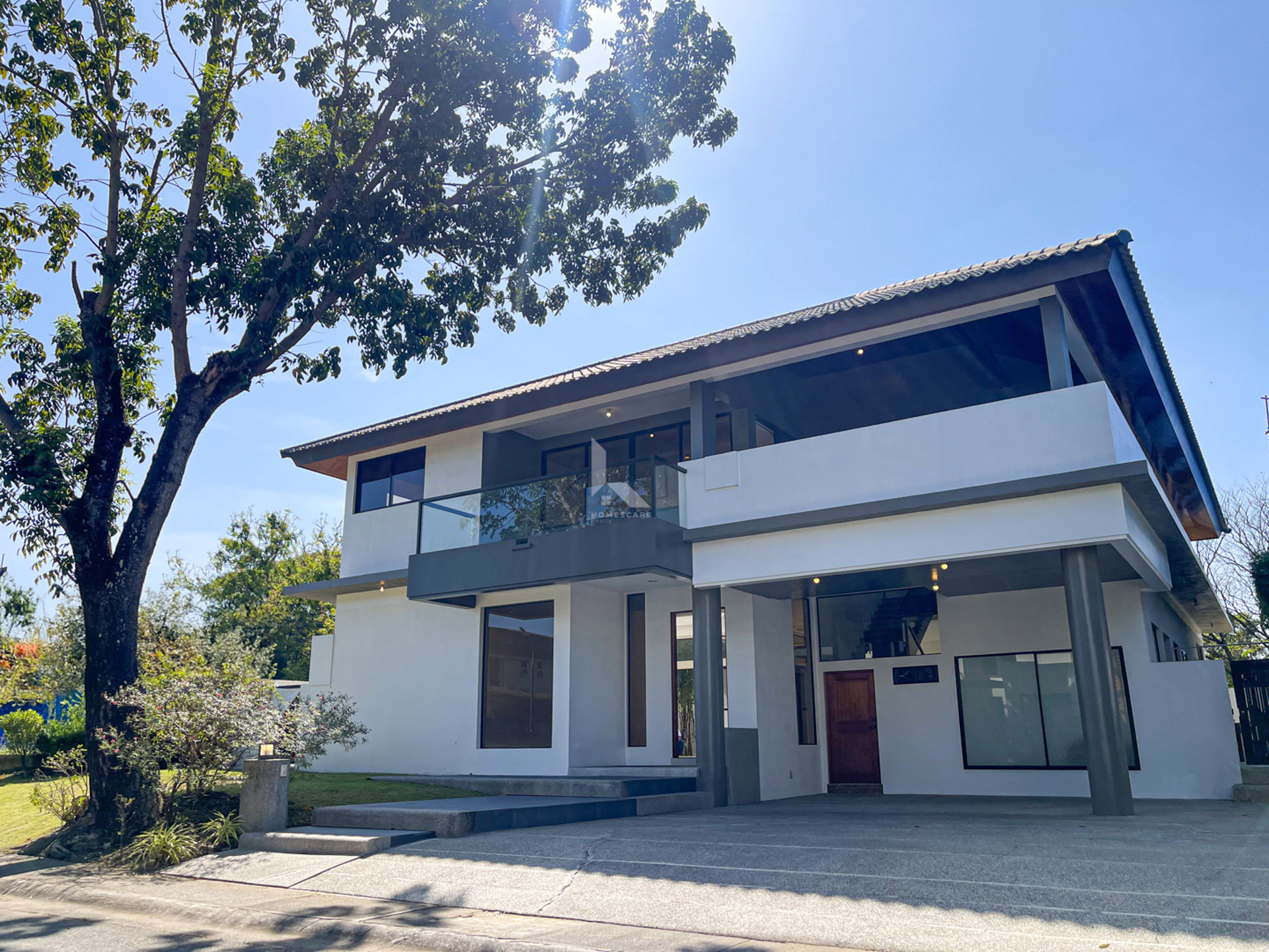 Classy Contemporary House and Lot in Ayala Southvale Sonera photo 2