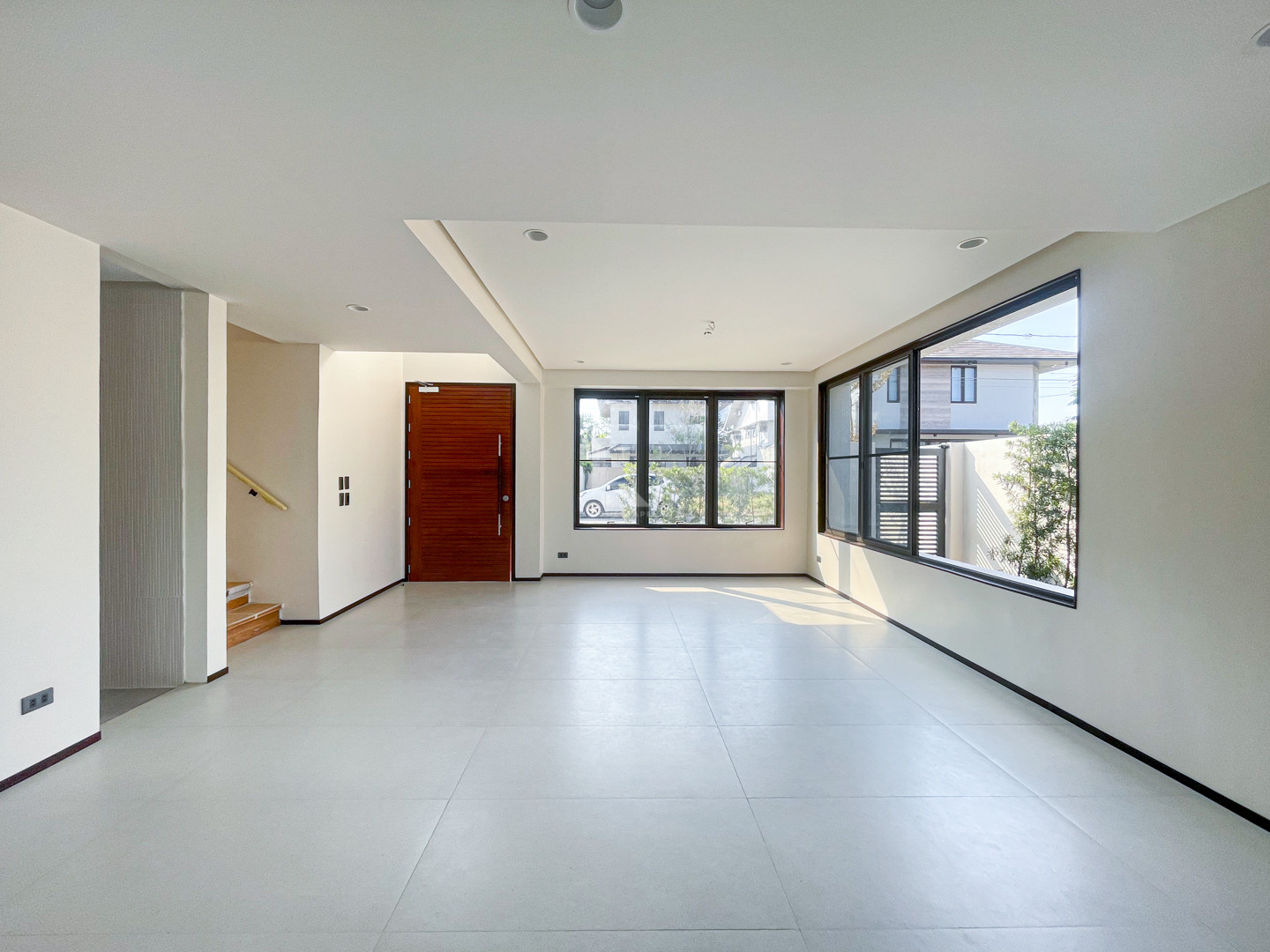 Elegant Modern House and Lot For Sale in Verdana Homes, Binan Laguna photo 2