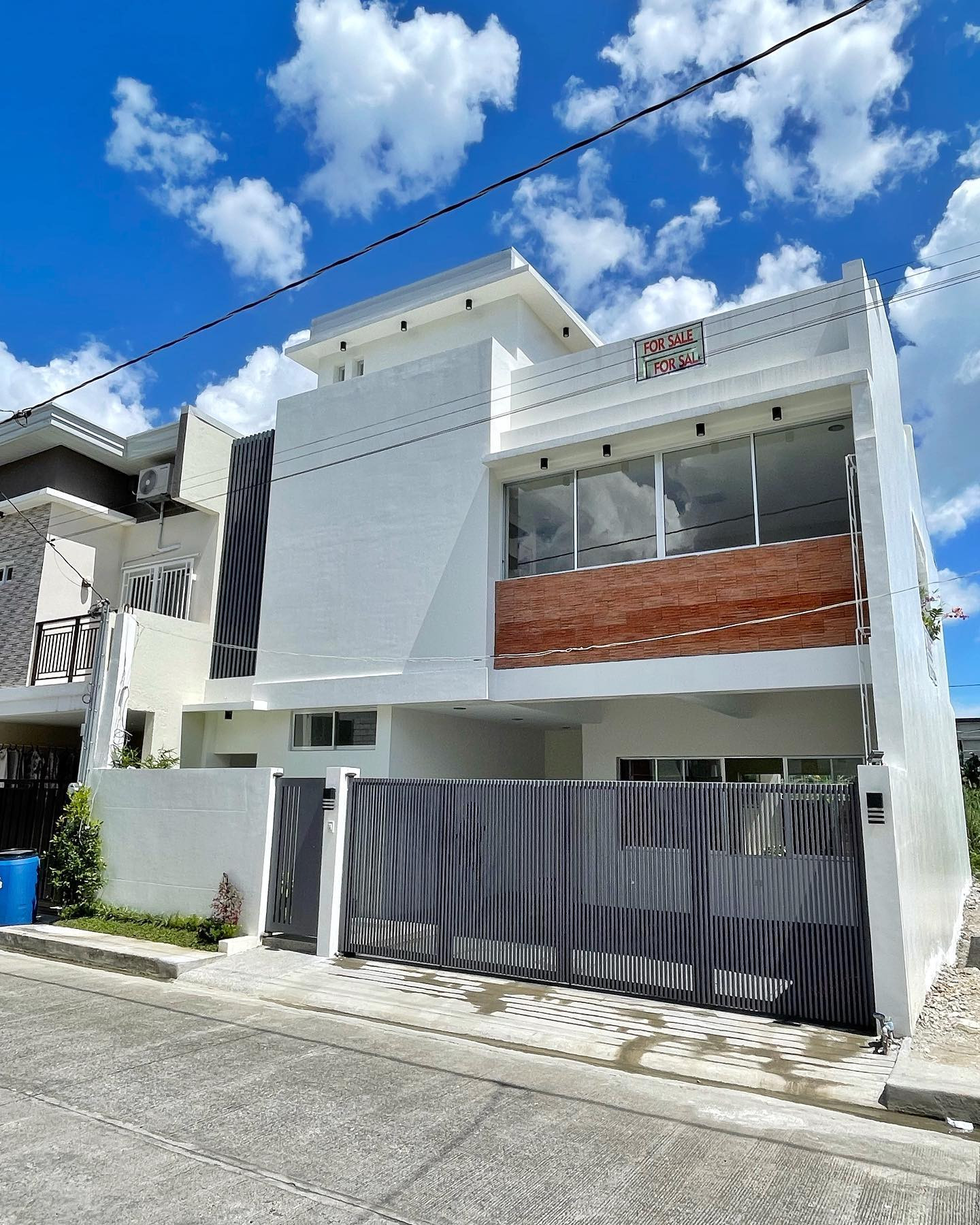 Brand New 3-Storey Modern for Sale in Greenwoods Executive Village photo 1
