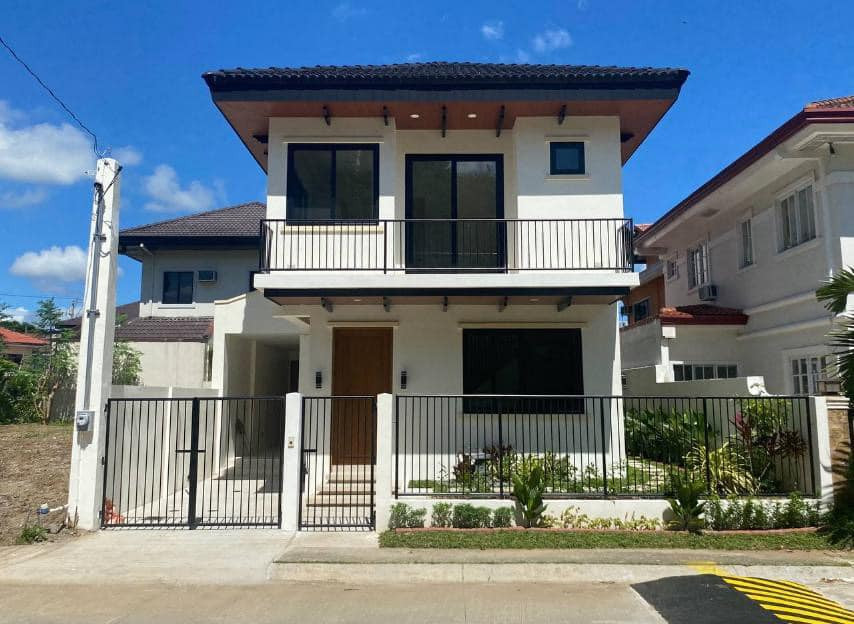 Contemporary 3 Bedroom House and Lot for Sale photo 1