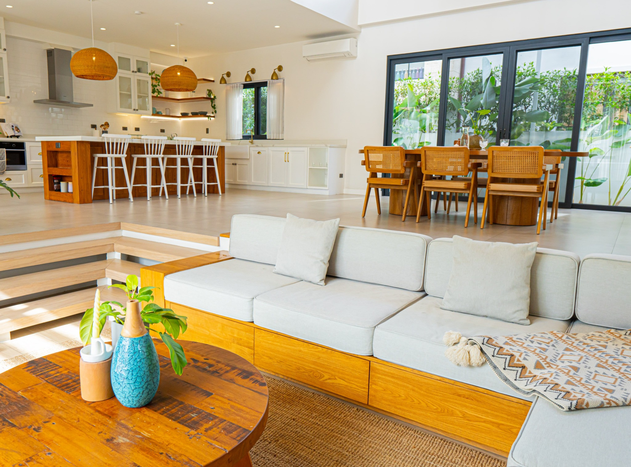 This Elegant 5-Bedroom House is for Sale in Hacienda Royale photo 3