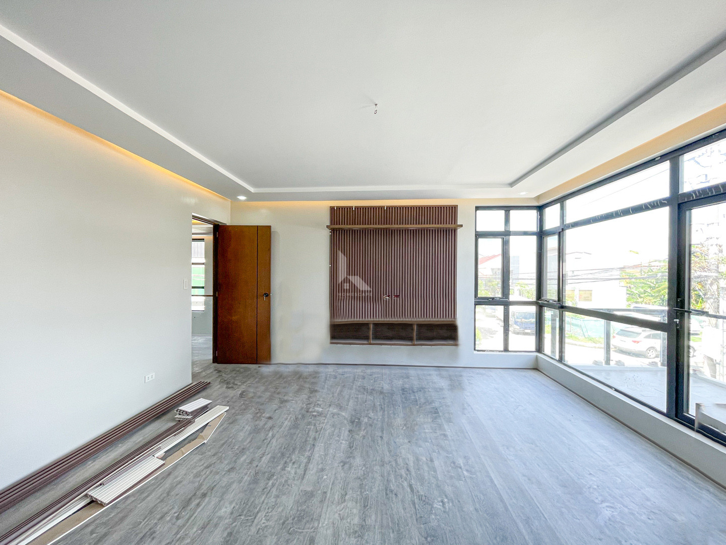 Classy Corner House and Lot For Sale photo 5