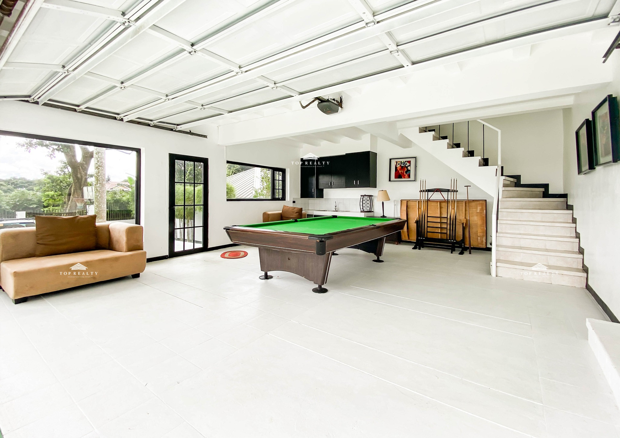 This fully furnished home is Airbnb-ready with end-of-the-road privacy photo 5