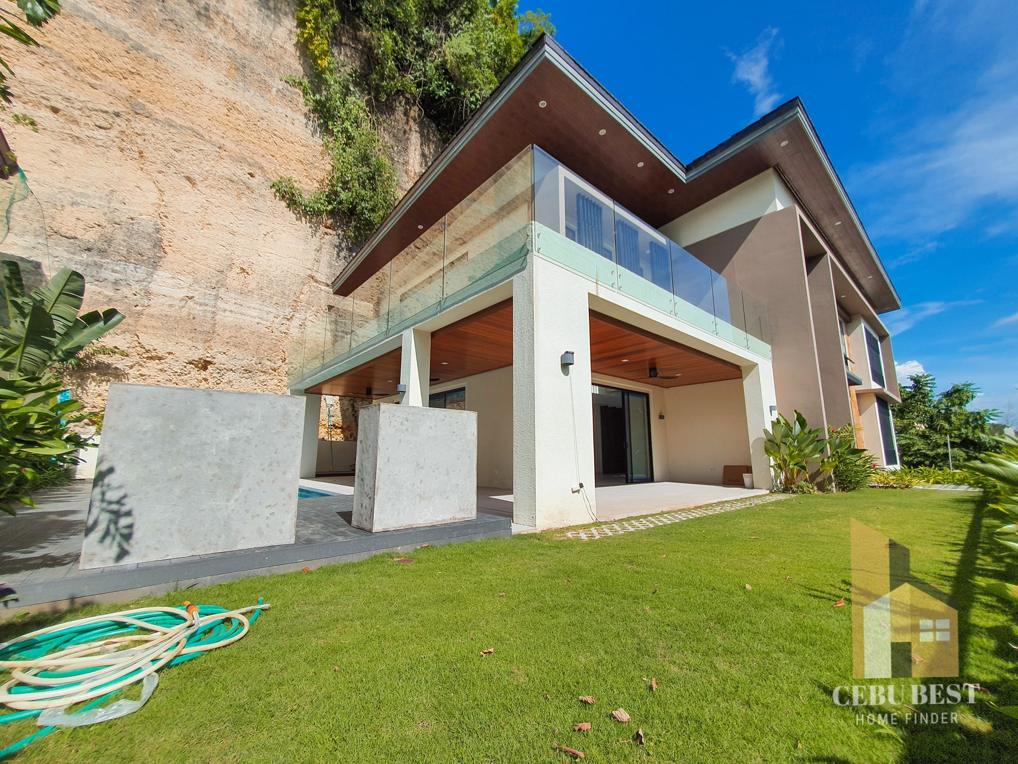 Very Spacious Luxury House in Maria Luisa Banilad Cebu City photo 3