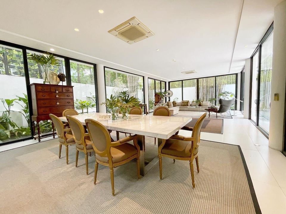 Modern Luxury House and Lot For Sale photo 2
