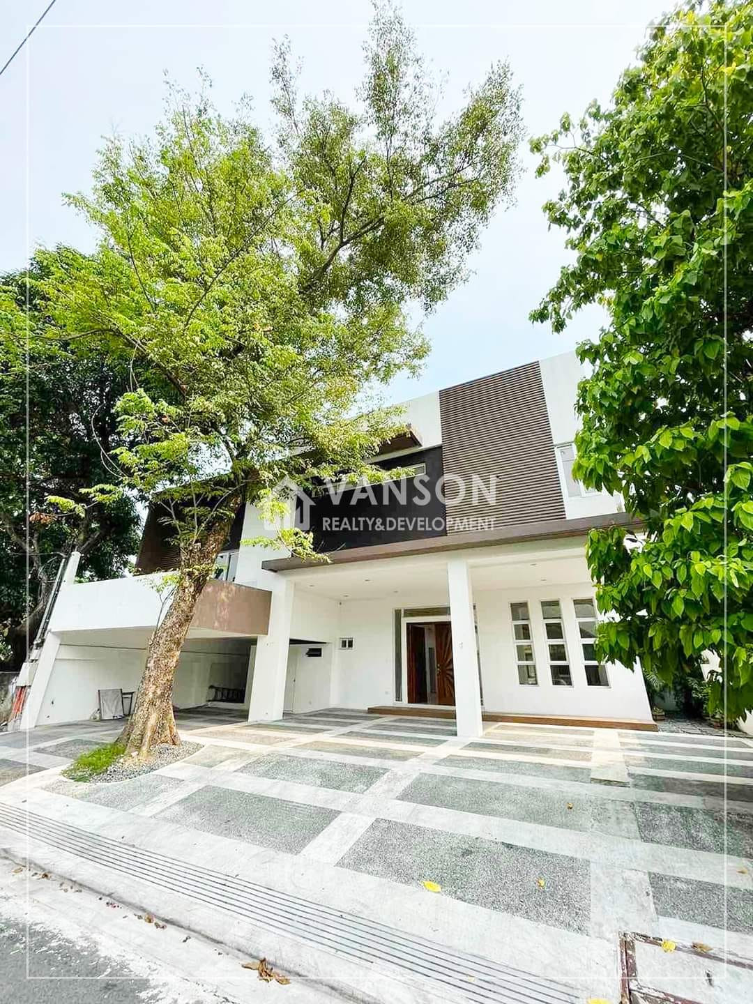 HOUSE AND LOT FOR SALE IN PROJECT 4, QUEZON CITY photo 1