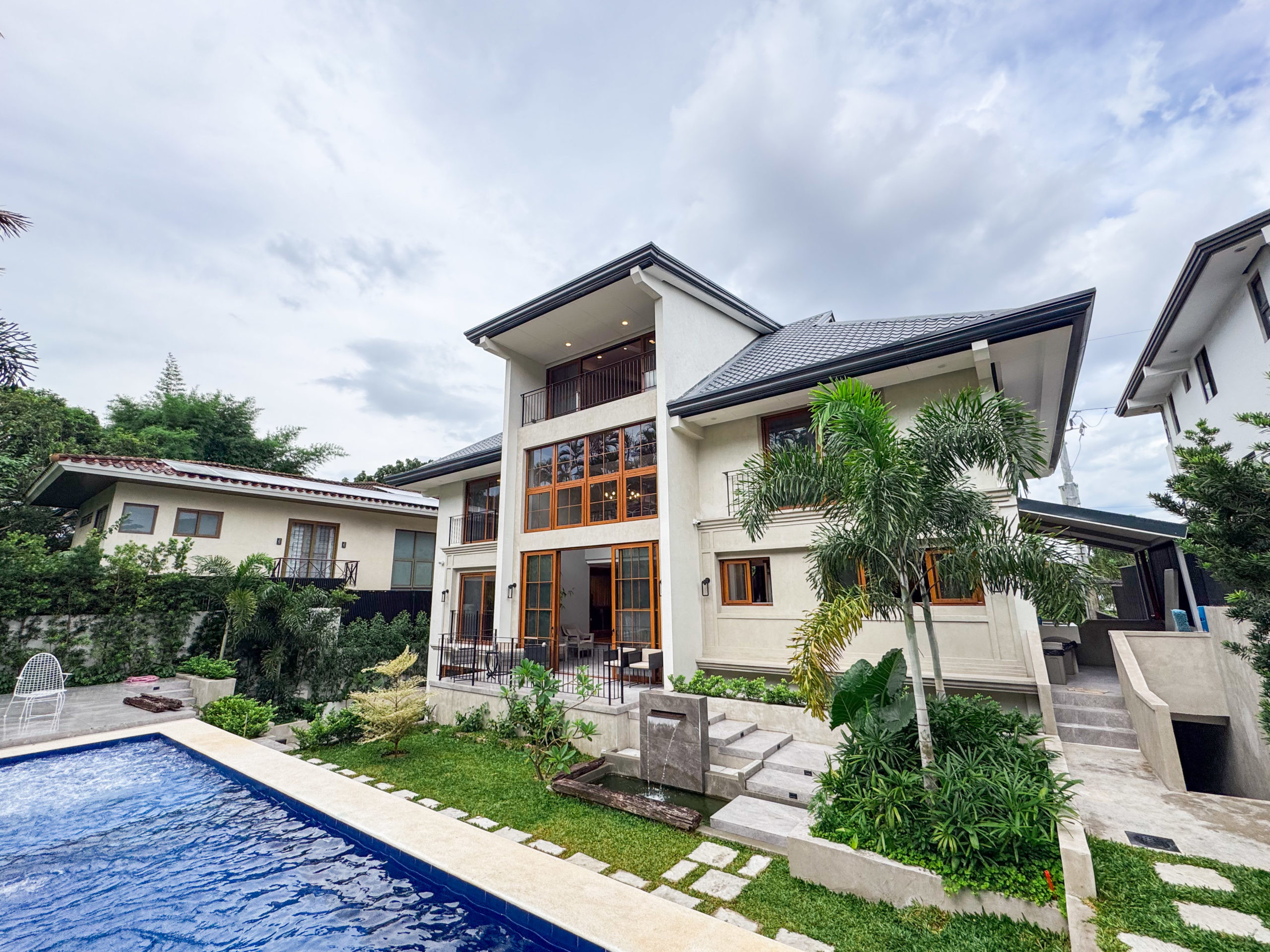 Own this 4-Storey Contemporary House in LGV photo 1