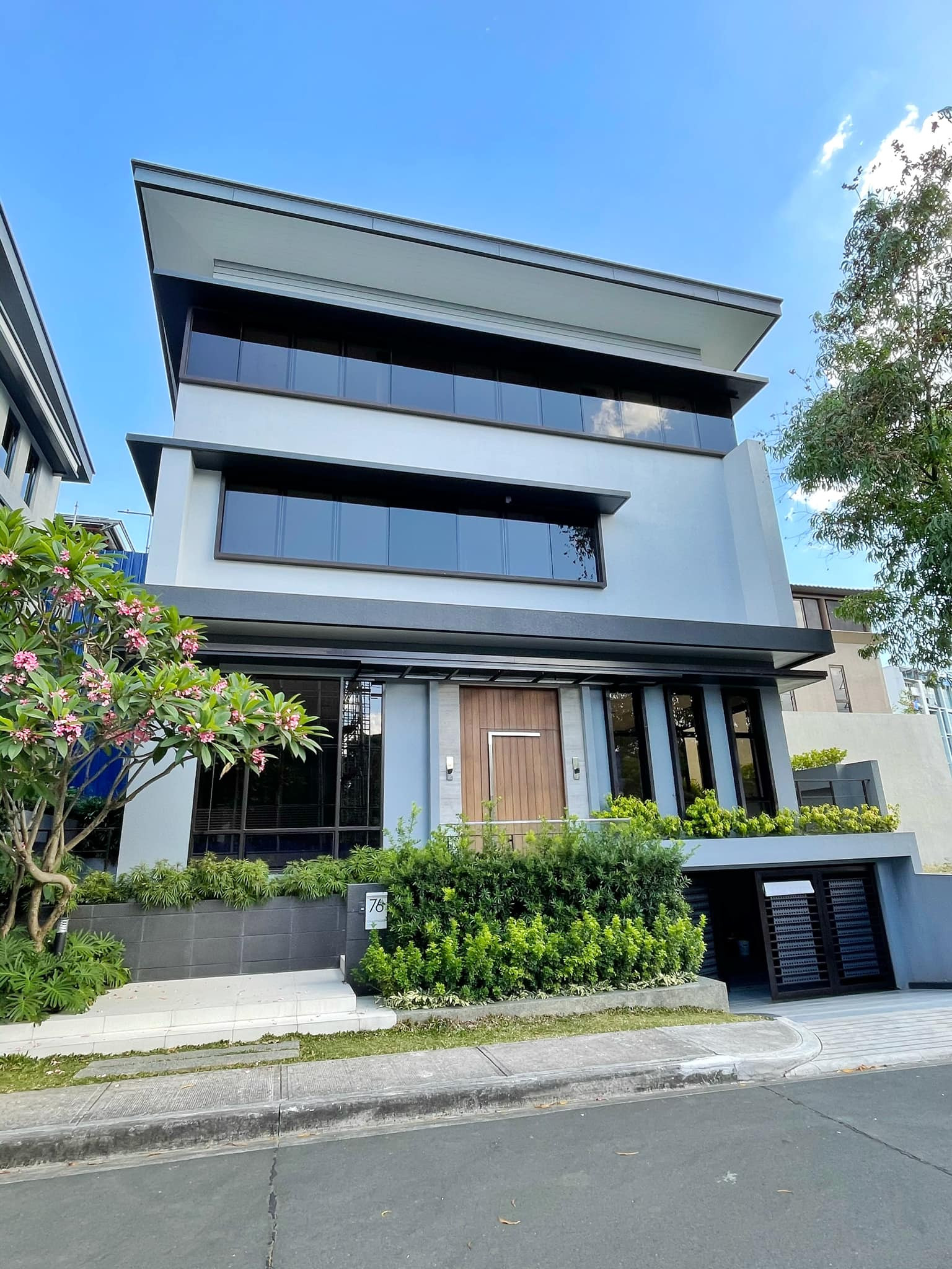 Brand New 3-Storey Modern House for Sale in Mckinley West BGC, Taguig photo 1