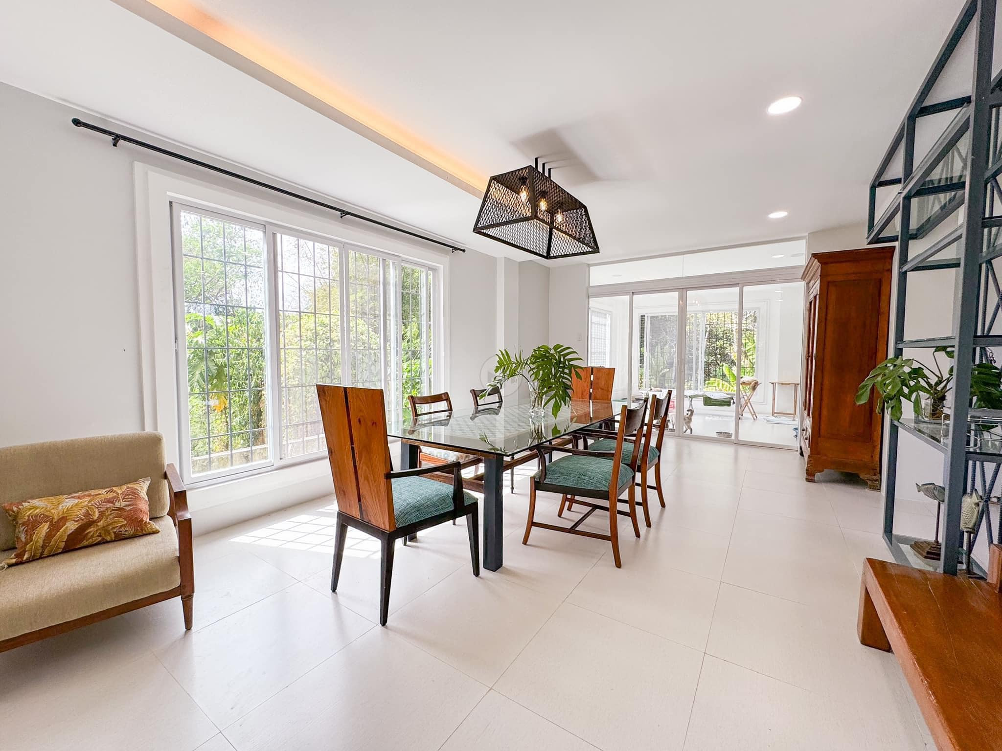 A Breathtaking 4 Bedroom House and Lot for Sale in Sunvalley, Antipolo photo 3