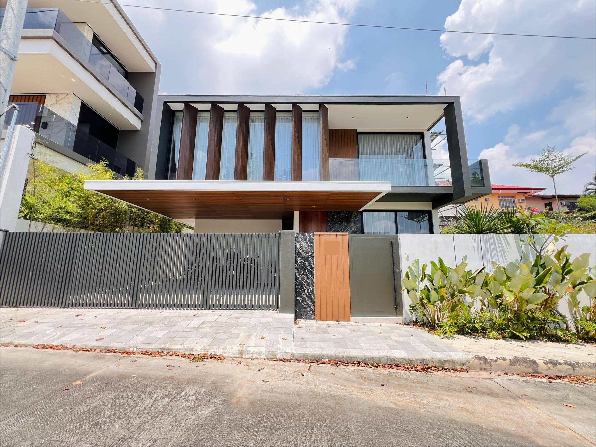 Explorethis Brilliant 4-Bedroom Home in Tivoli Royale, Quezon City photo 1