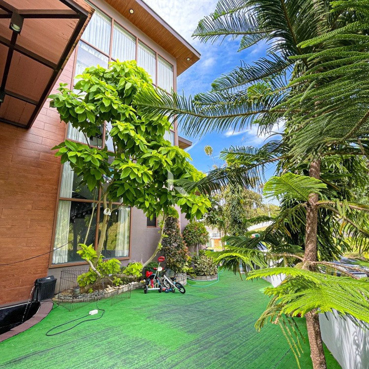 Prime Modern Tropical 3-Storey House For Sale photo 2