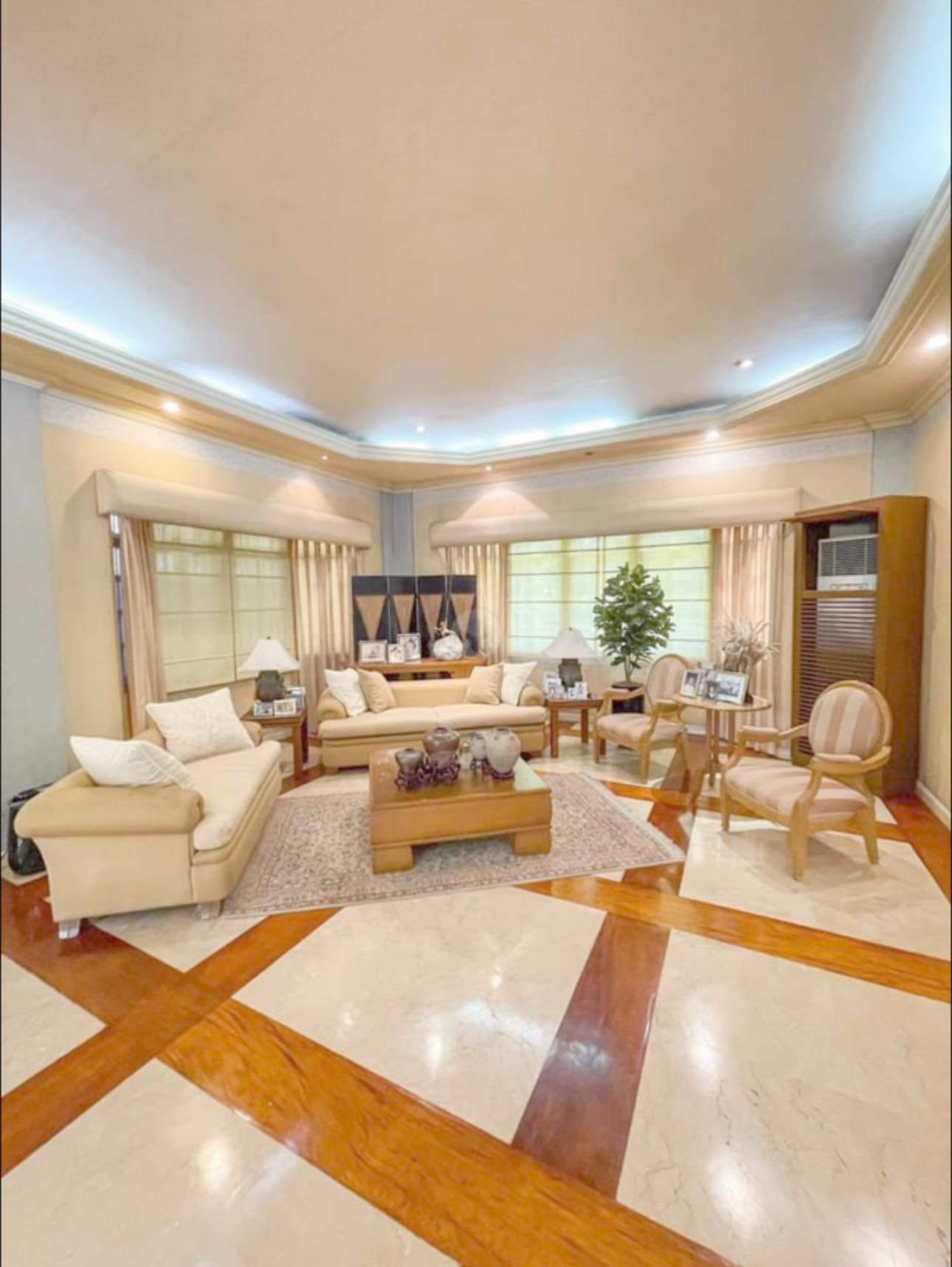 Majestic 4-Bedroom House for Sale in Loyola Heights Diliman photo 1