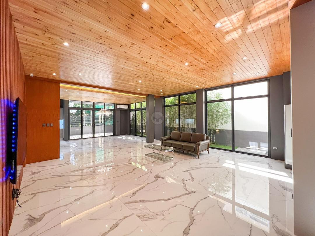 A Modern Asian Industrial House for Sale in Quezon City photo 2