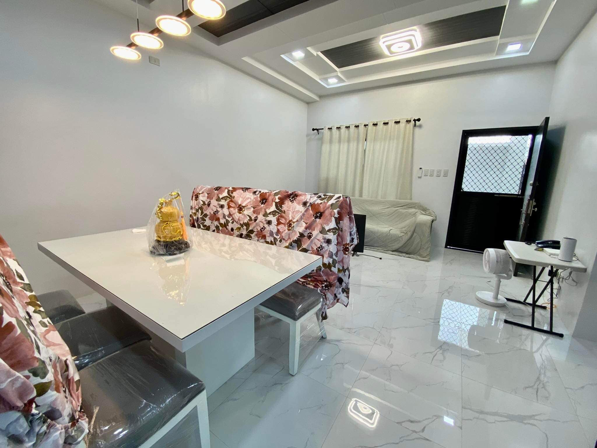 FOR SALE PRE OWNED MODERN ELEGANT HOUSE IN PAMPANGA photo 3