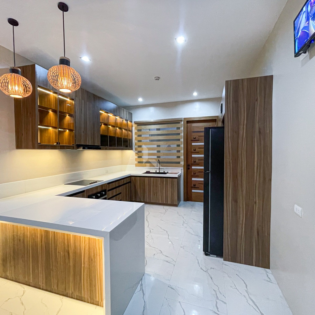 Sophisticated Modern Contemporary House and Lot For Sale photo 3