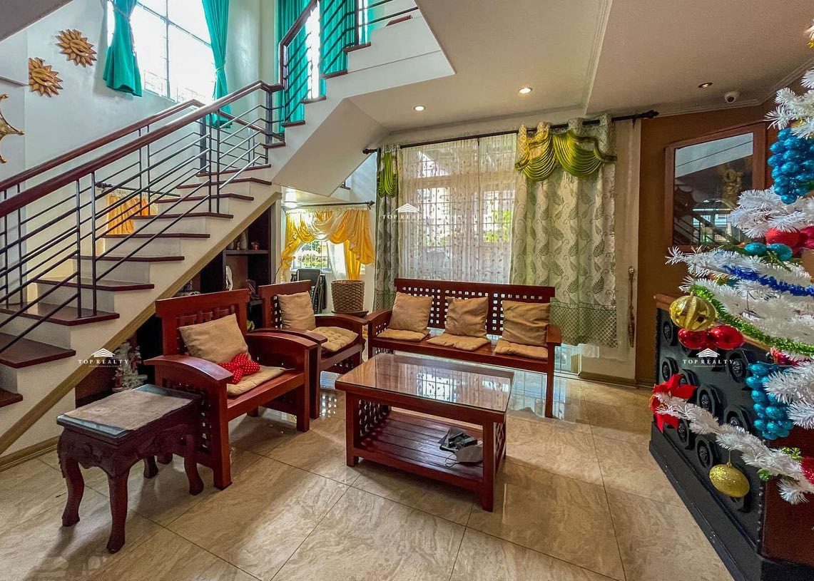Homey 5BR House and Lot for Sale in El  Paseo De Fortunata photo 1