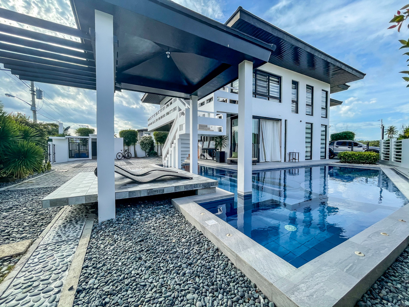 Luxurious Modern 2 Storey House and Lot with Swimming Pool in Laiya Batangas photo 1