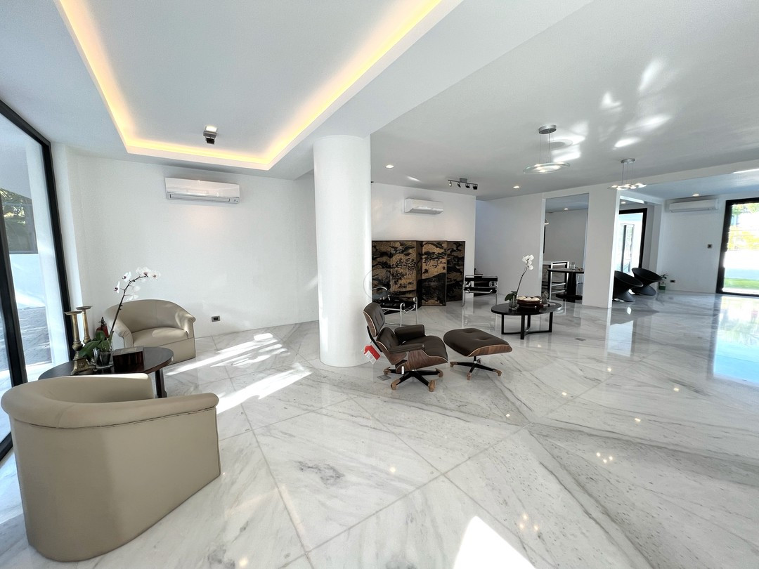 Inside a Lovely Splendid House and Lot for Sale in Ayala Alabang photo 4