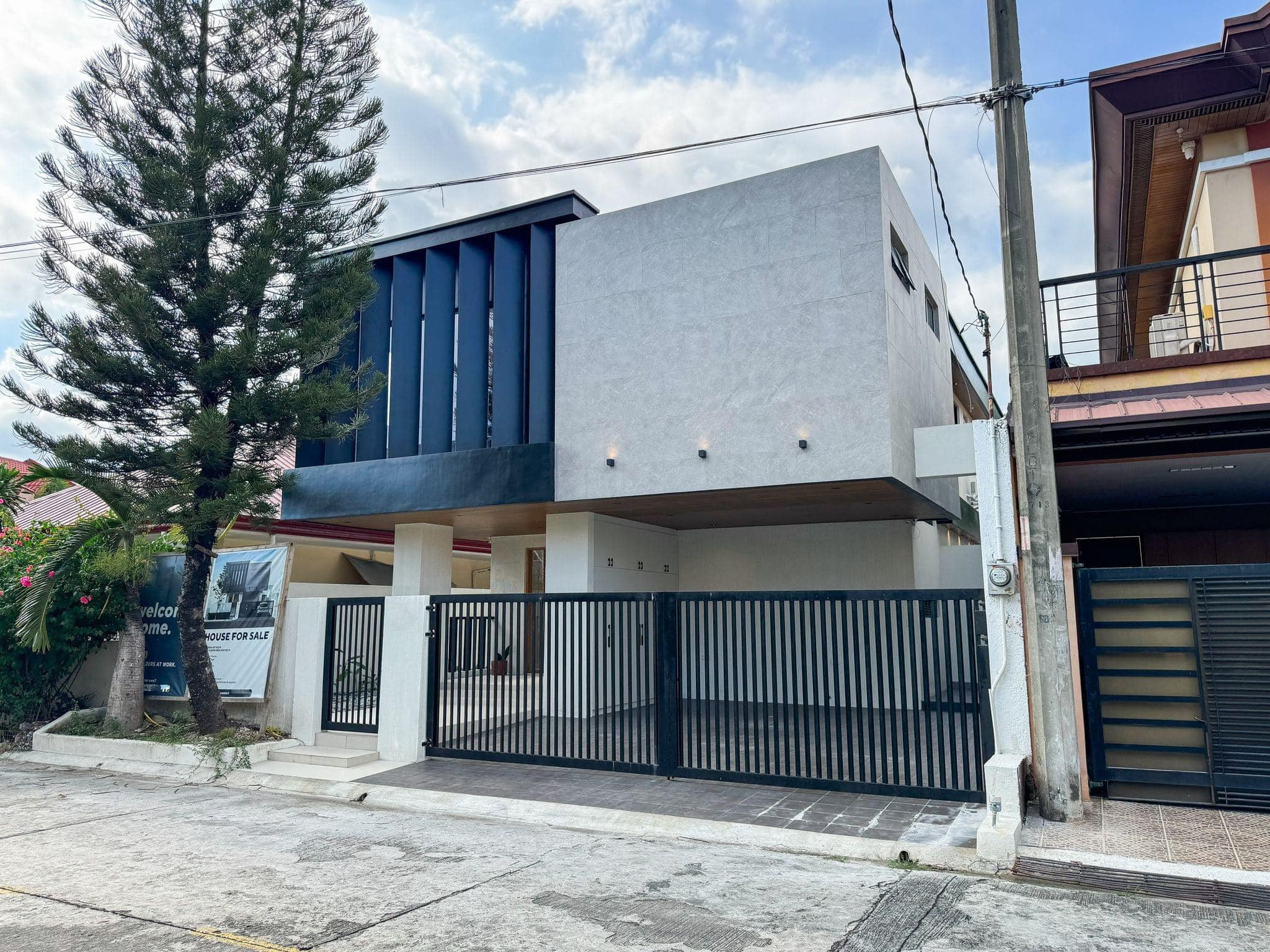 An Astounding 4 Bedroom Home for Sale in Las Piñas City photo 1