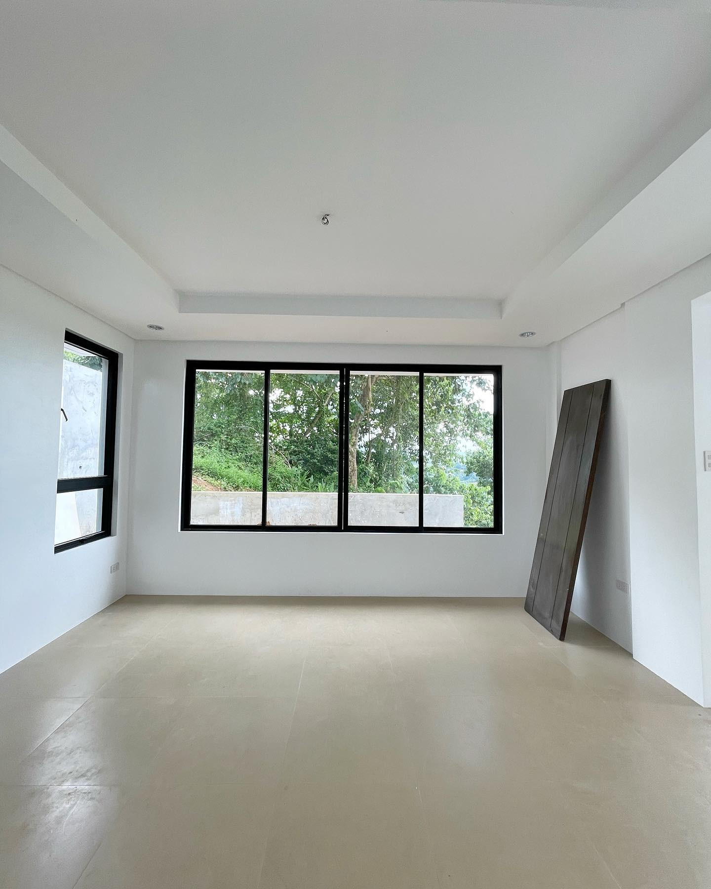 Brand New Overlooking Modern House for Sale in Sun Valley Estates Antipolo City photo 3