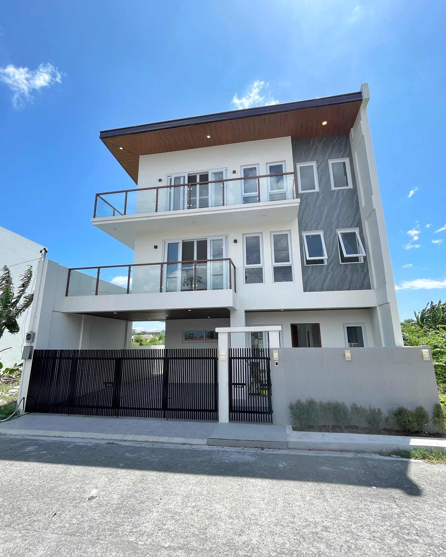 Brand New Modern House for Sale photo 1