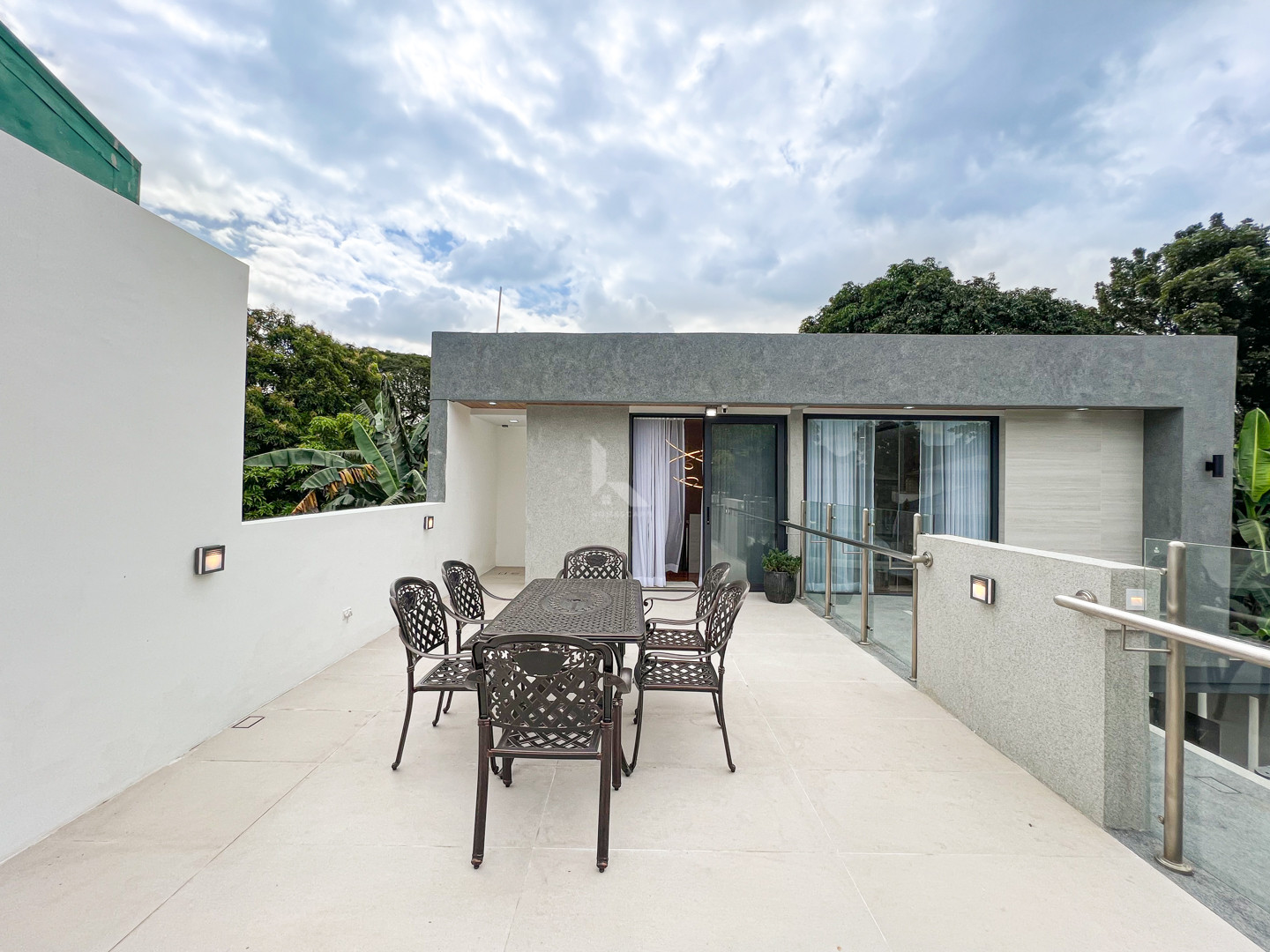 Stylish Modern Contemporary House and Lot For Sale photo 3