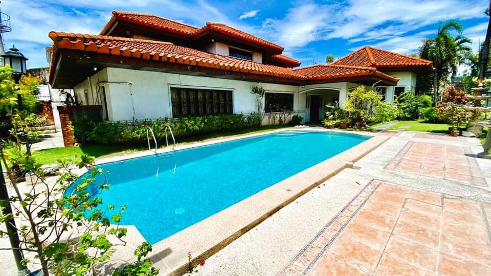 A Majestic 4 Bedroom House and Lot for Sale in Multinational Village photo 1