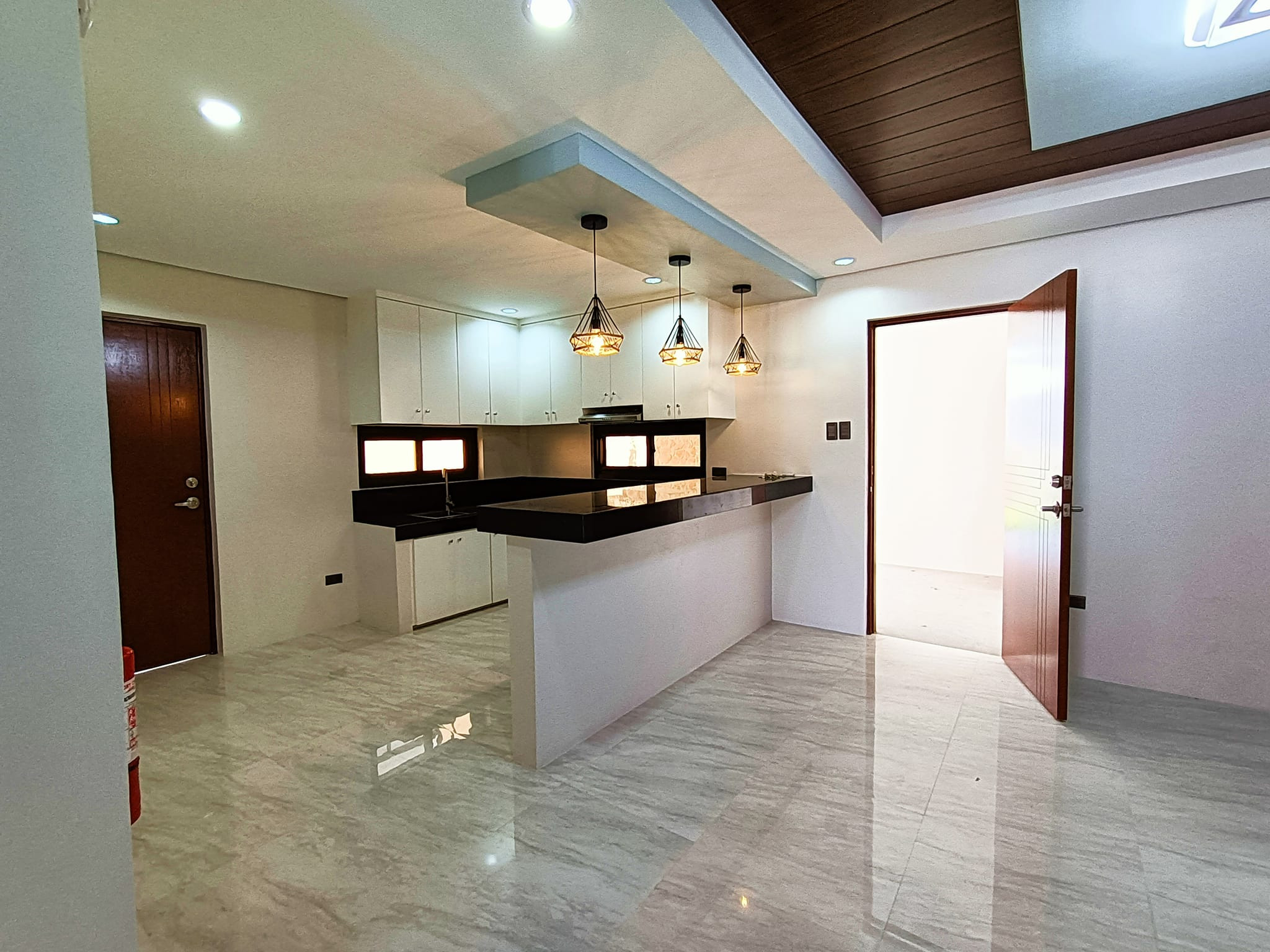 BRANDNEW MODERN HOUSE FOR SALE W/ POOL IN ANGELES CITY NEAR KOREAN TOWN photo 4