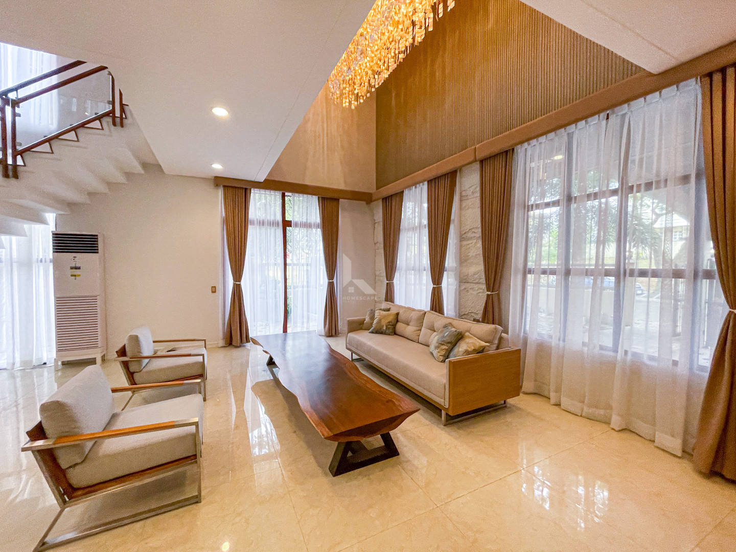 Classy Contemporary House and Lot For Sale in Portofino Heights photo 4