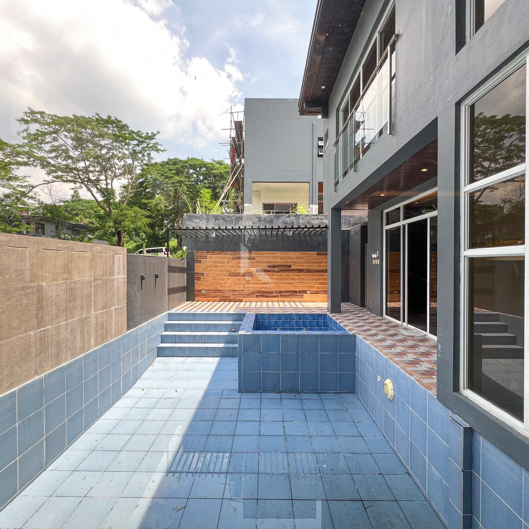 Vast Modern Contemporary House and Lot For Sale photo 3