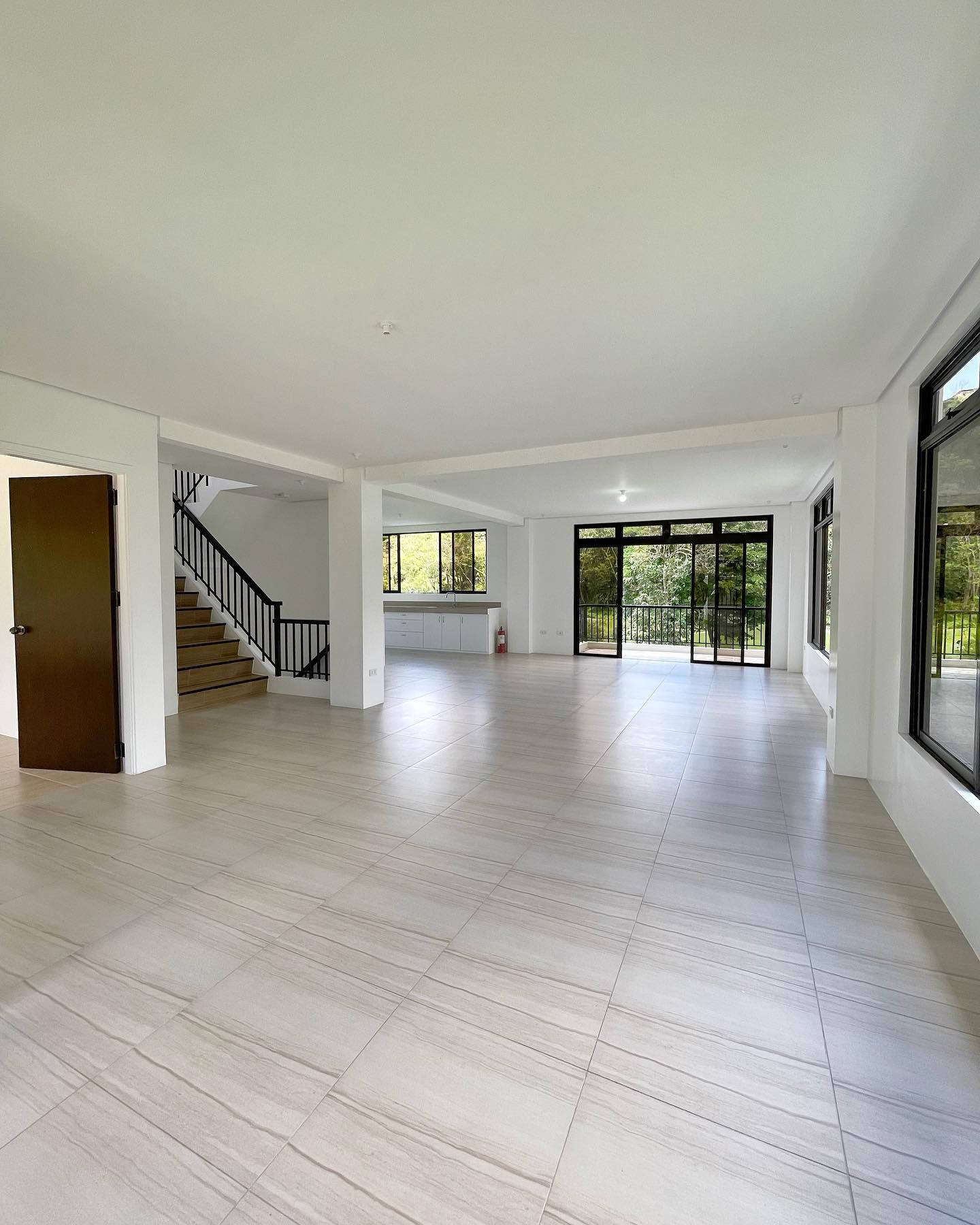 Tri-level Brand New Modern House and Lot for Sale photo 5