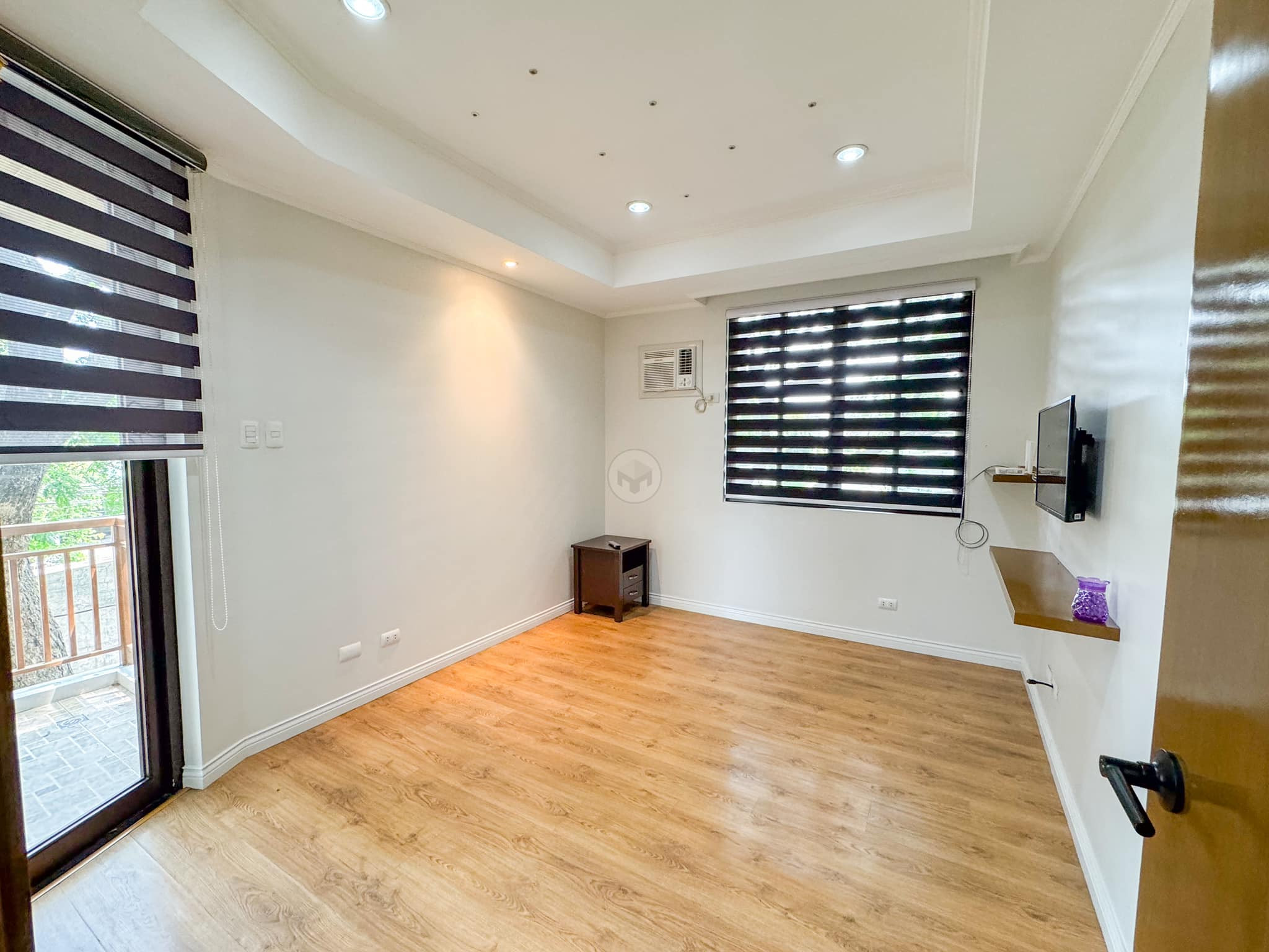 An Exceptional 5 Bedroom House and Lot for Sale photo 4