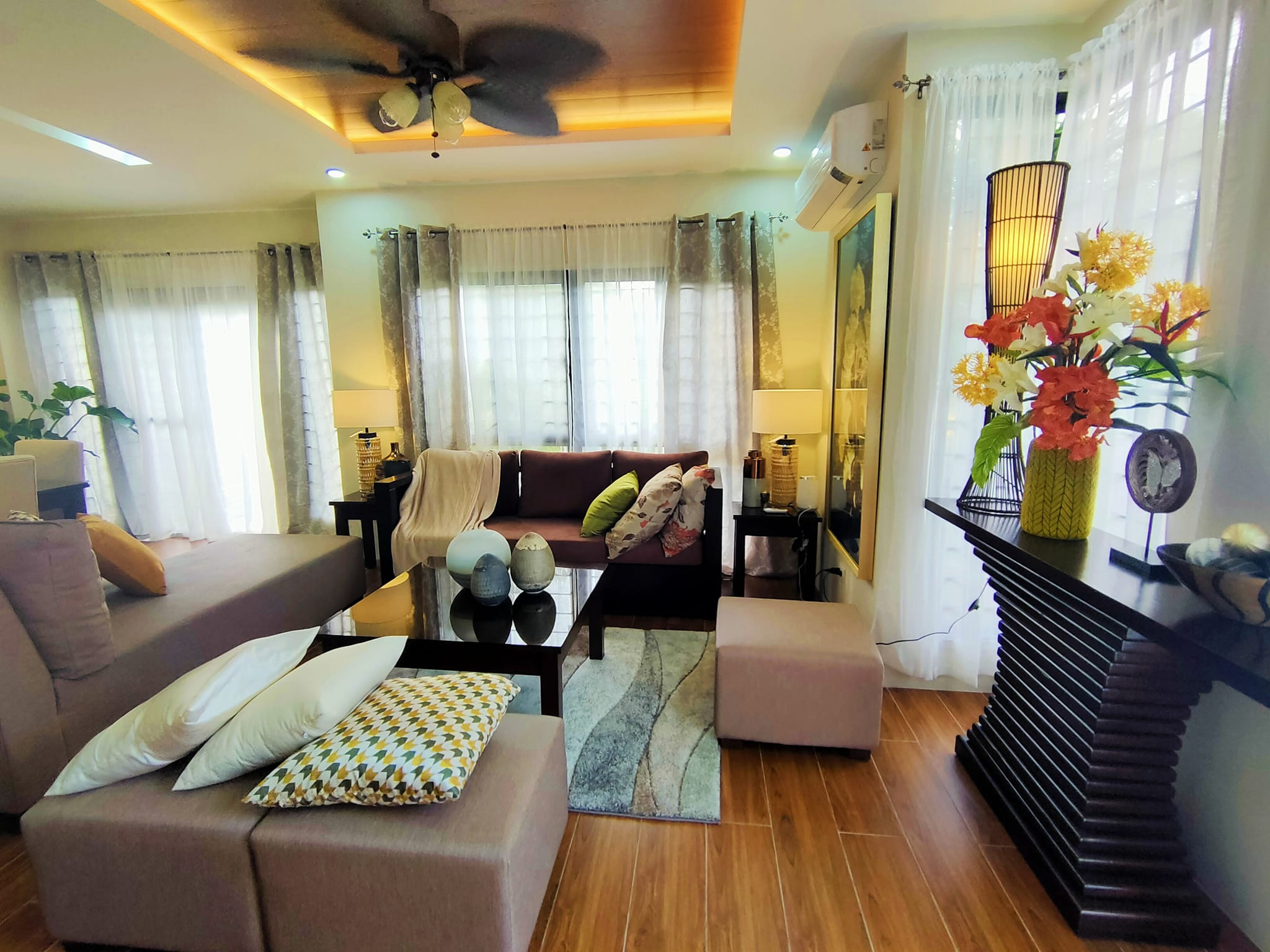 Sophisticated Modern Furnished Home for Sale near Clark photo 3