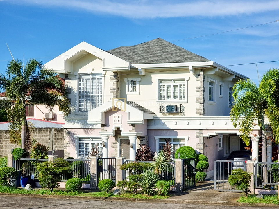 French Italian Classic Theme House and Lot For Sale photo 2