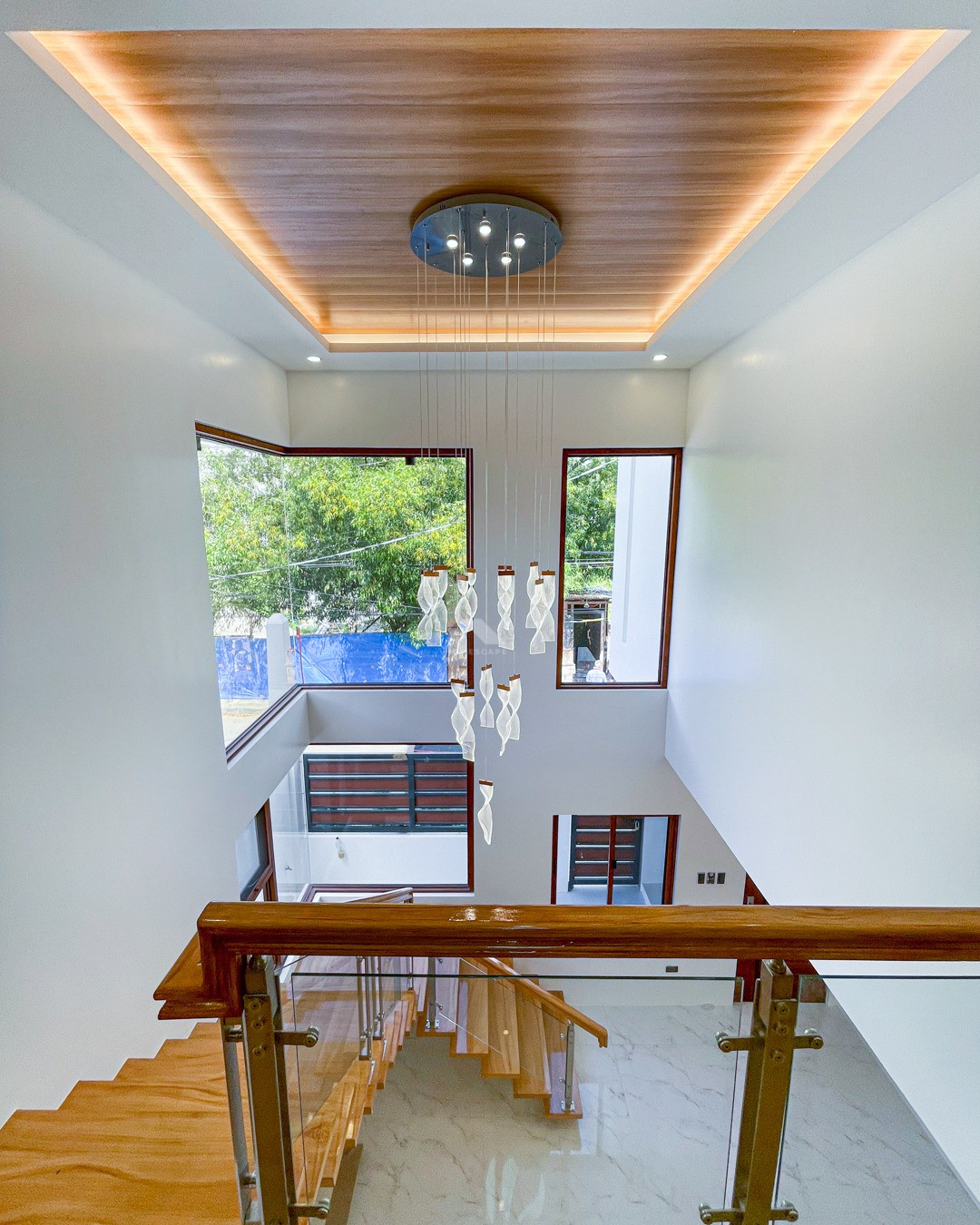 Superb Modern Contemporary House and Lot photo 3