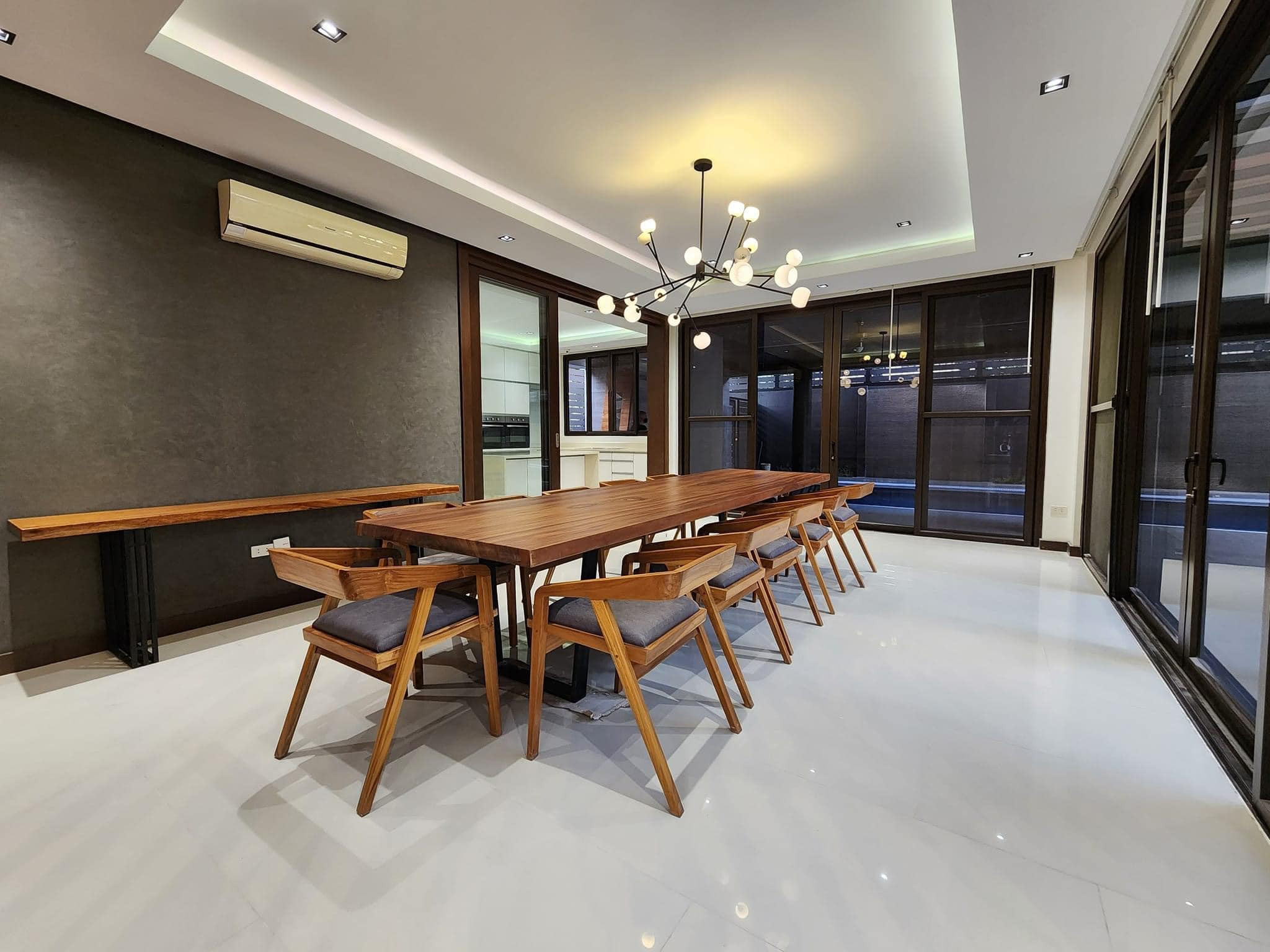 An Astounding Cozy House and Lot for Sale in Loyola Grand Villas photo 5