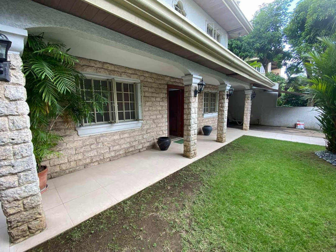 Attractive Classic House And Lot for Sale in Ayala Alabang Village photo 2