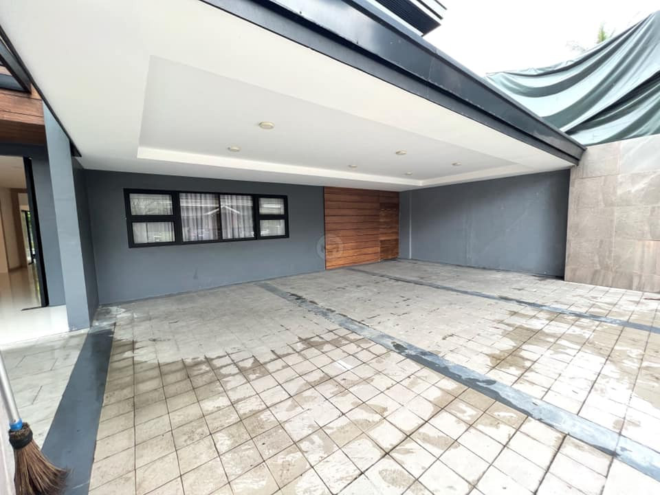 A Statuesque House and Lot for Sale in Makati City photo 3