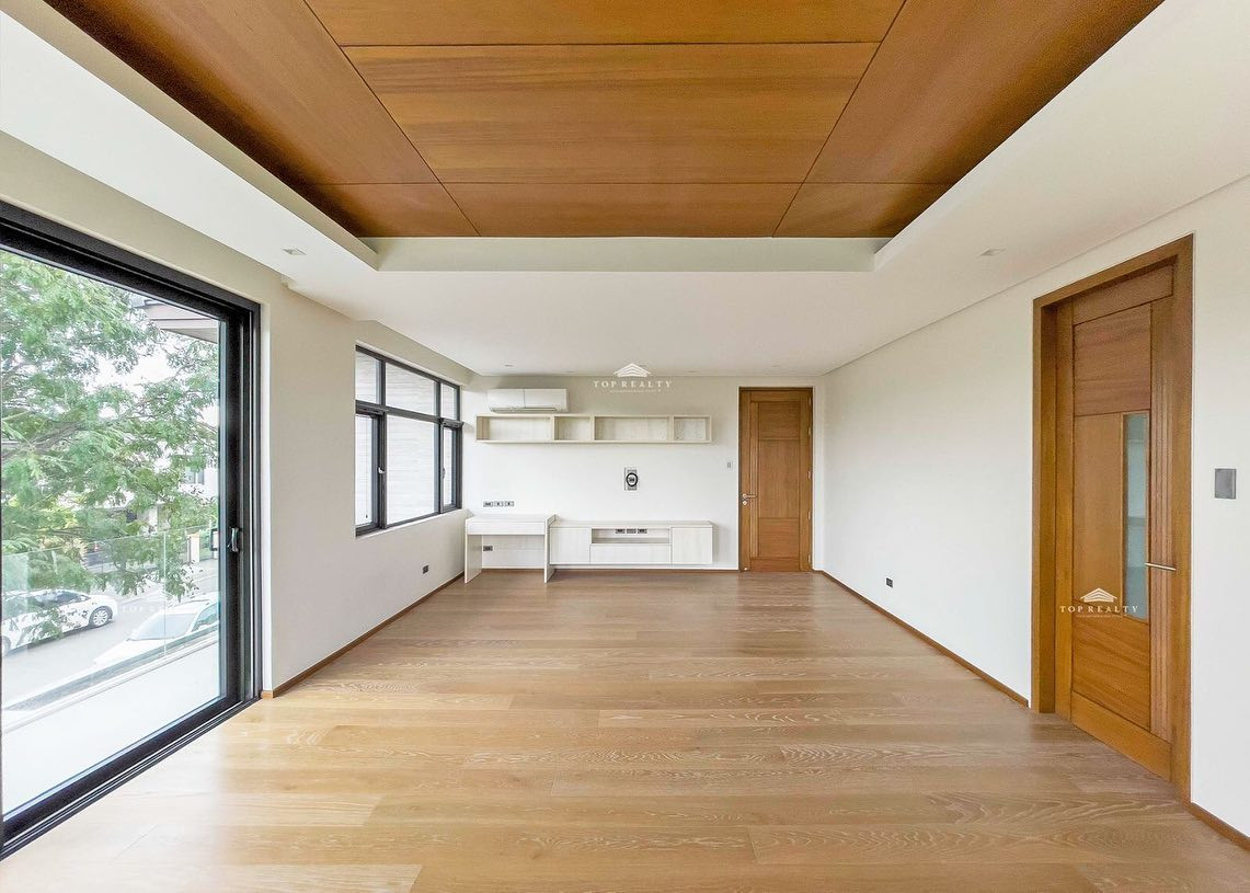 Massive Contemporary Smart Home in Ayala Southvale Primera, Las Piñas City photo 3