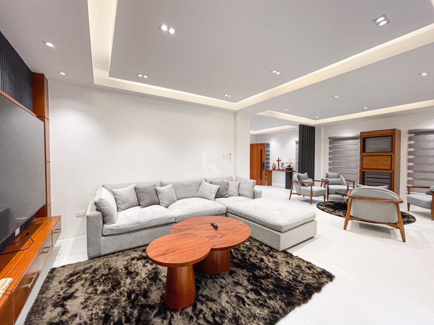 Fully Furnished Modern Contemporary House and Lot photo 5