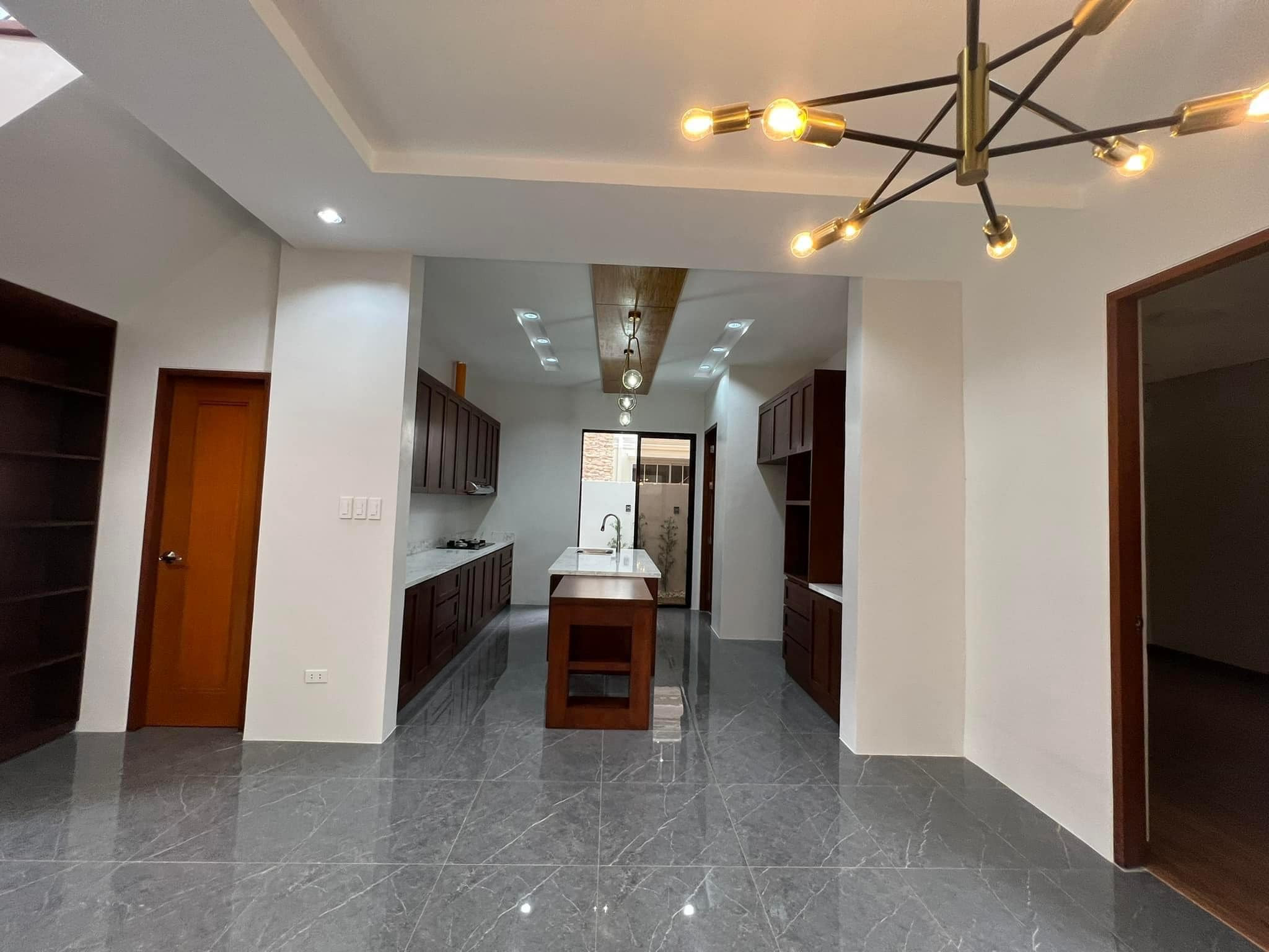 MODERN SPANISH INSPIRED HOUSE AND LOT FOR SALE photo 3