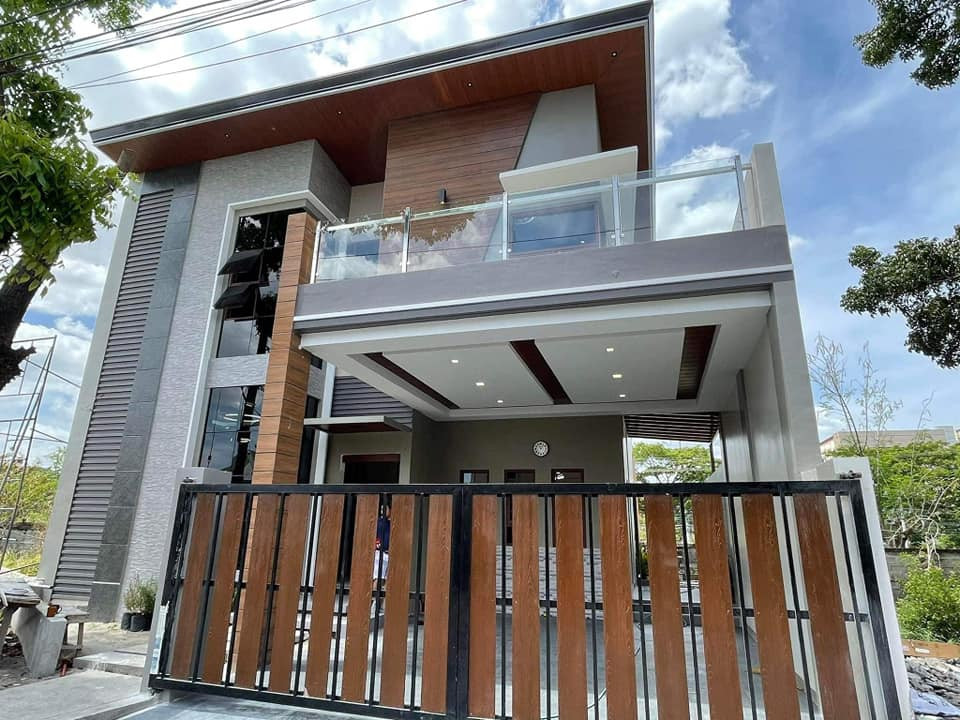 This stunning design house and lot is for sale photo 1