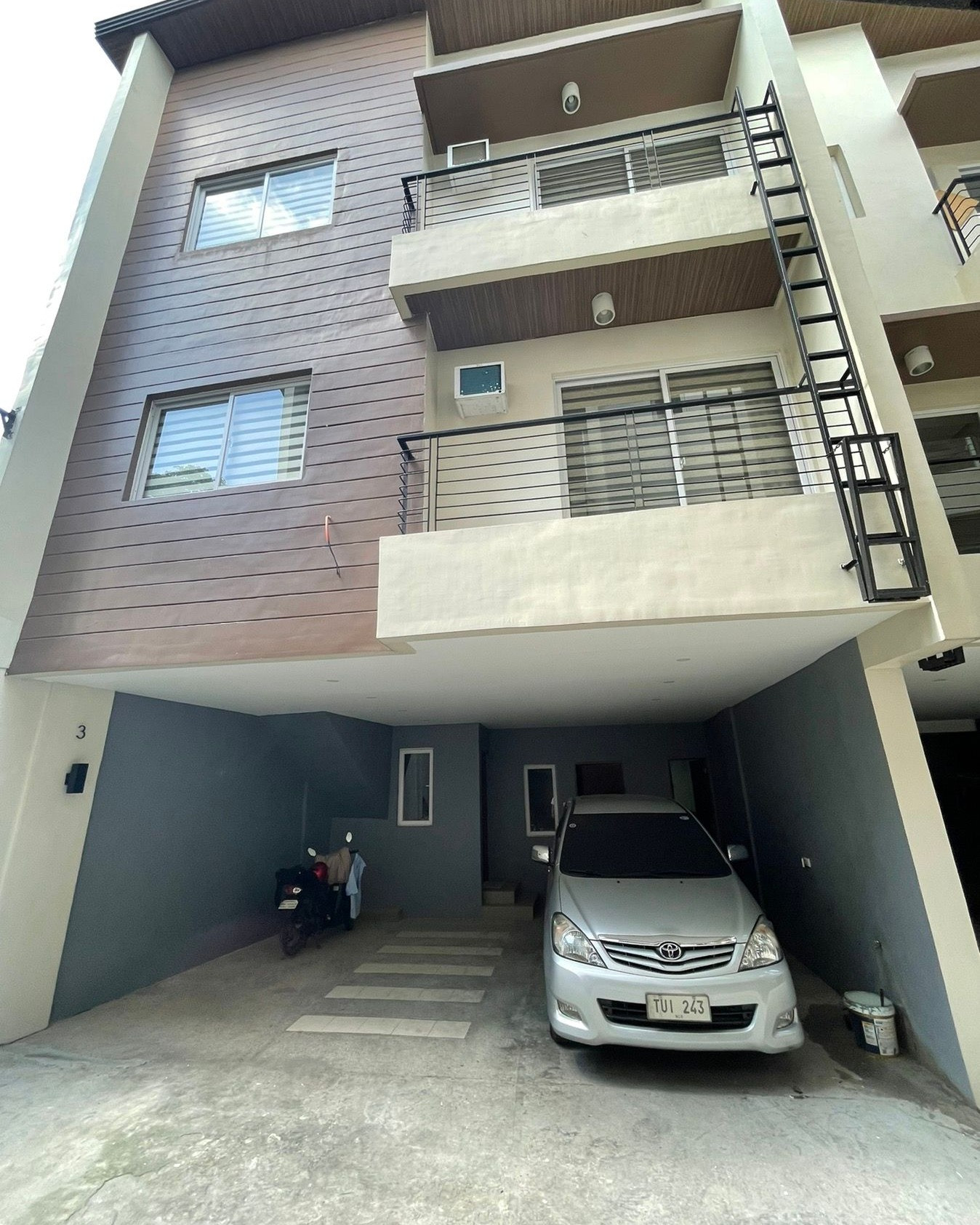 Elegant Brand New Townhouse for Sale in UP Village Quezon City photo 2