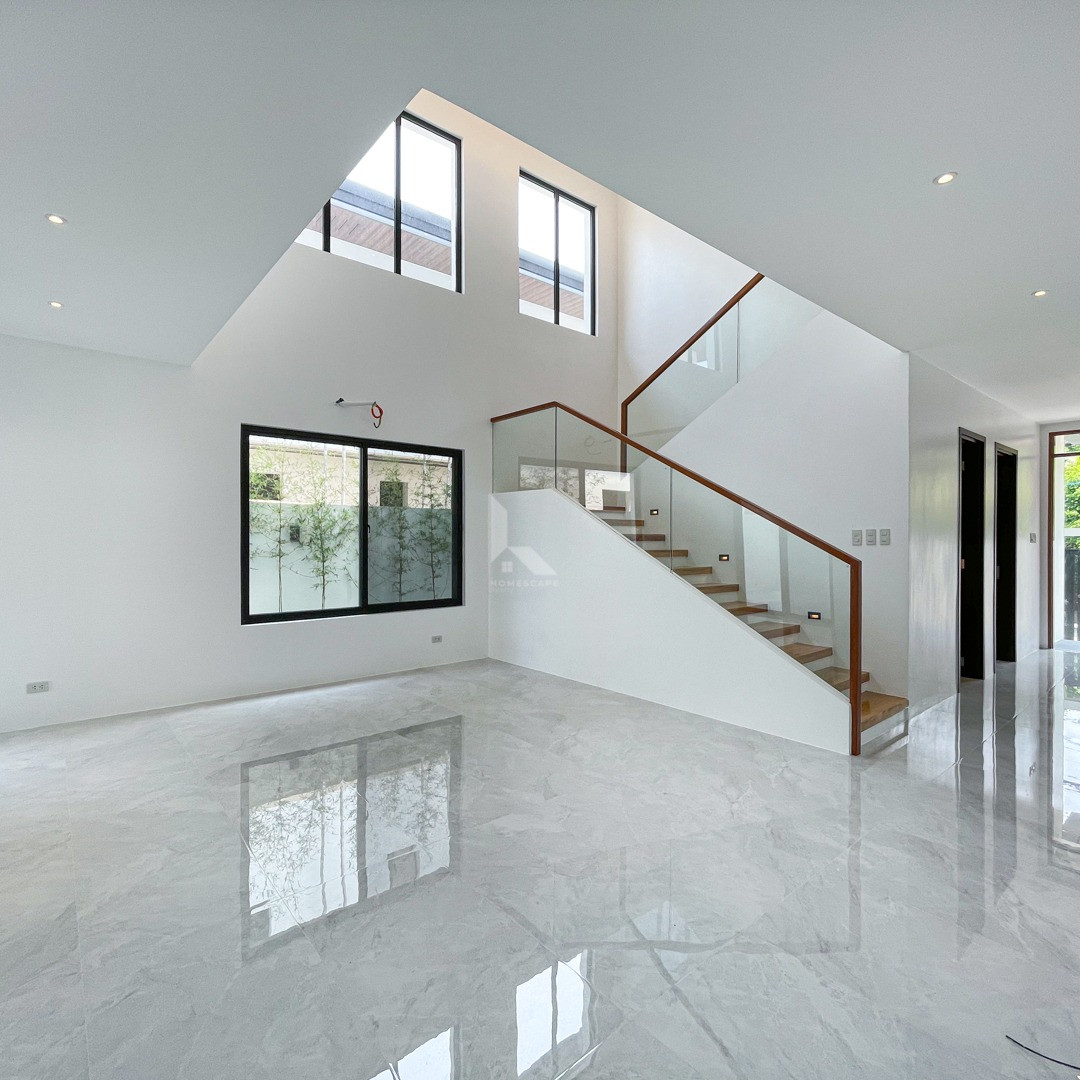 Gorgeous Modern Contemporary House and Lot For Sale in BF Homes photo 4